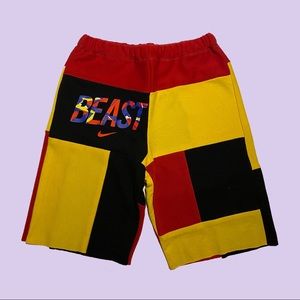 Nike Comfortable elastic waistband colorful patchwork reworked sweat-shorts